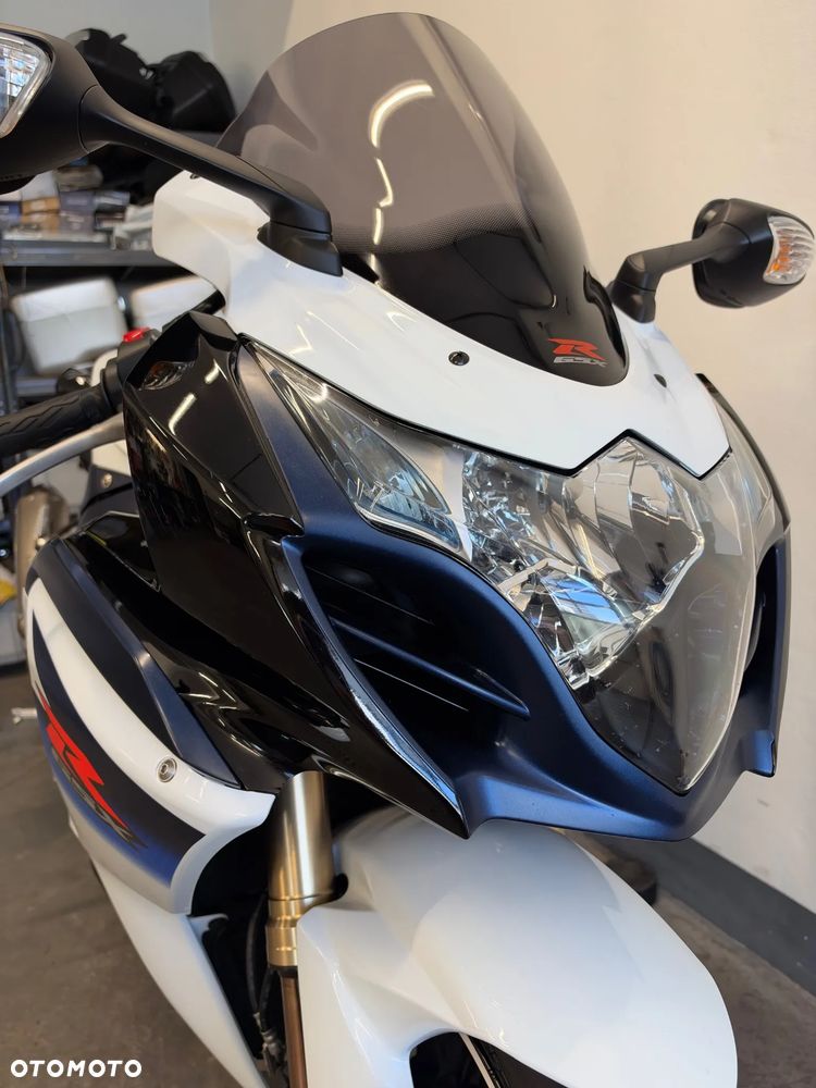 Suzuki GSX-R - 35