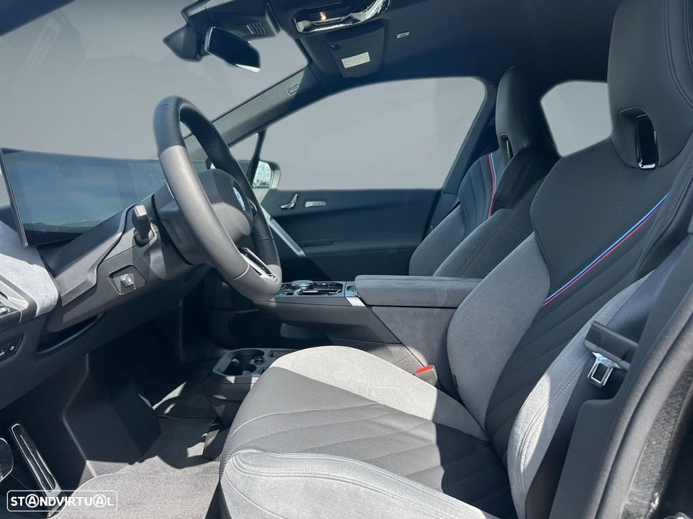 BMW iX - 4