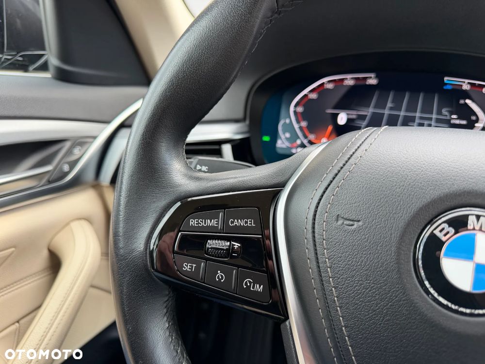 BMW Seria 5 520d mHEV - 22