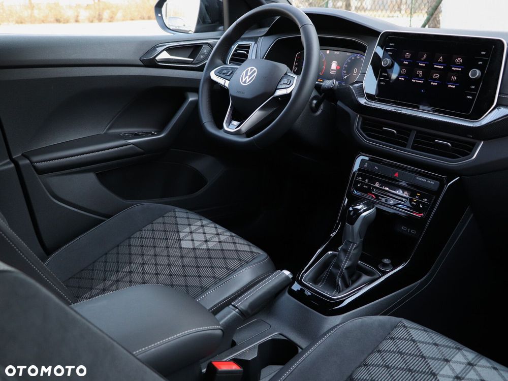 Volkswagen T-Cross - 17