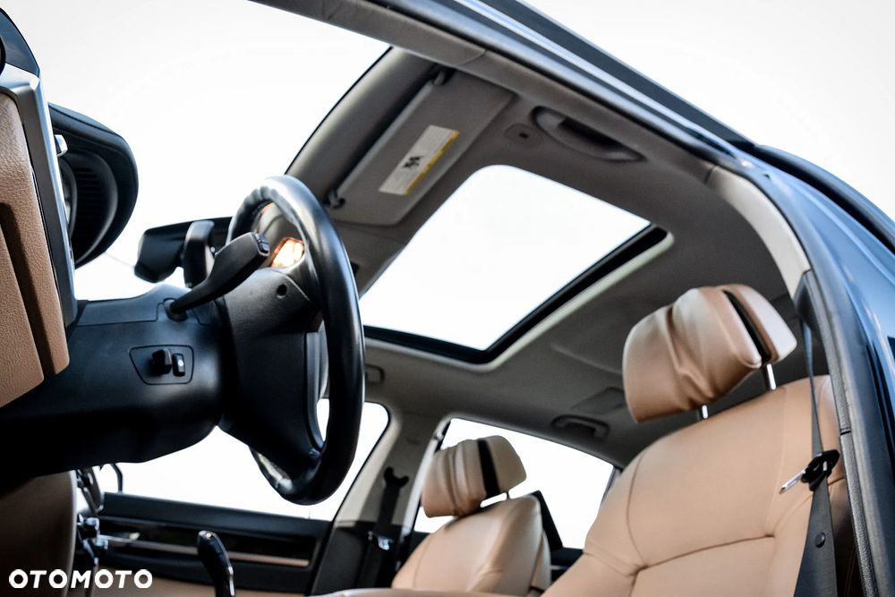 BMW Seria 7 740i L - 38