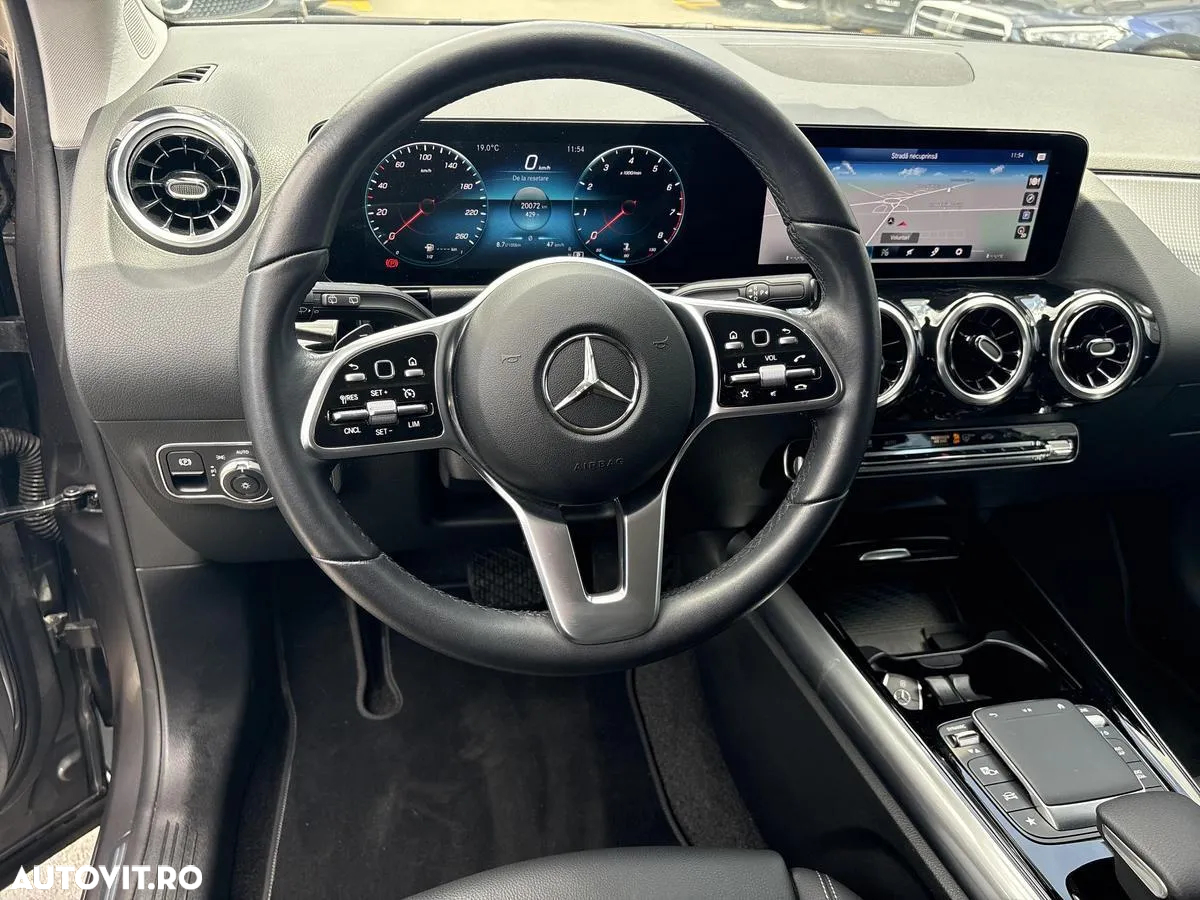 Mercedes-Benz GLA 200 4Matic 8G-DCT - 10
