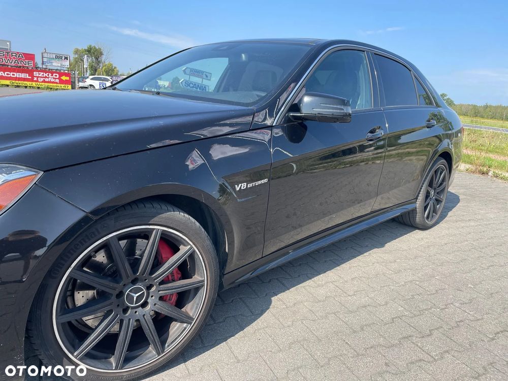 Mercedes-Benz Klasa E 63 AMG S 4-Matic - 11