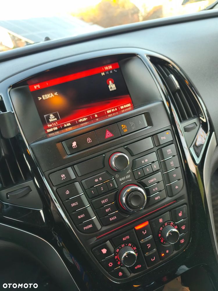 Opel Astra 1.4 T Cosmo - 14