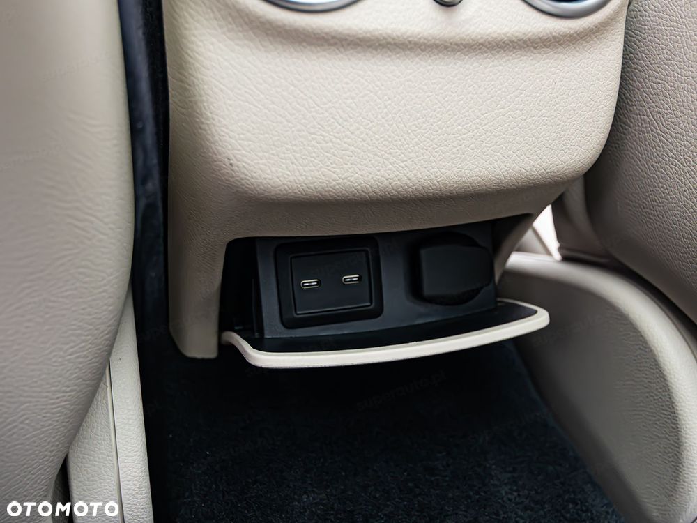 Mercedes-Benz Klasa E 220 d 4-Matic - 26