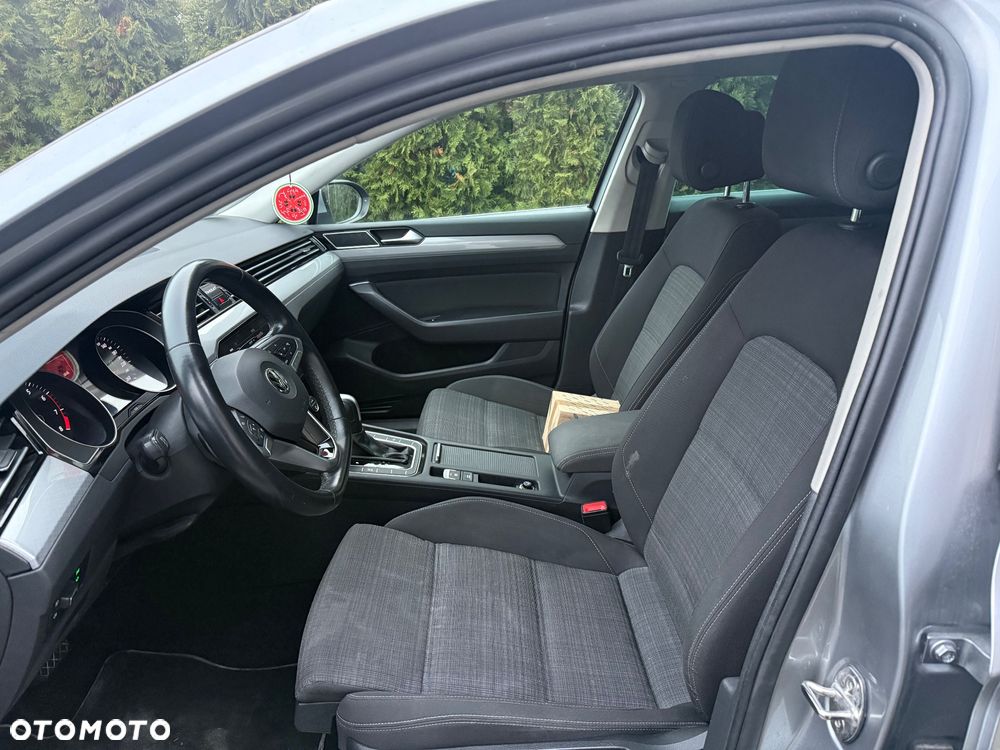 Volkswagen Passat - 14