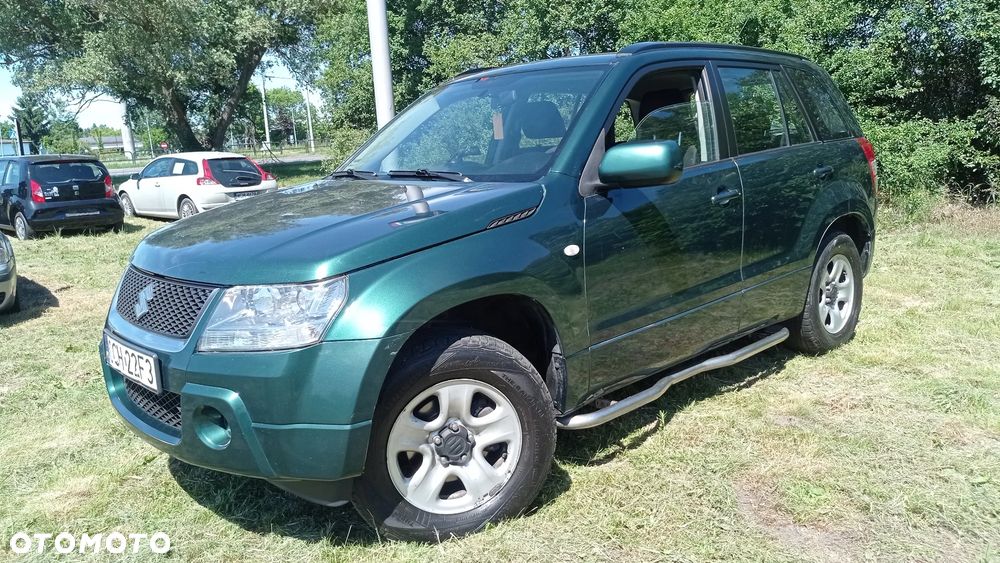 Suzuki Grand Vitara 2.0 Comfort - 27