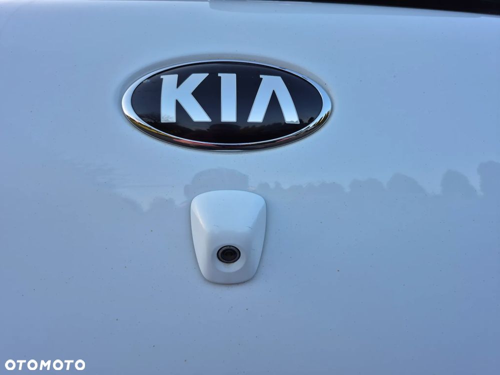 Kia Ceed 1.4 CVVT UEFA EURO 2016 - 13