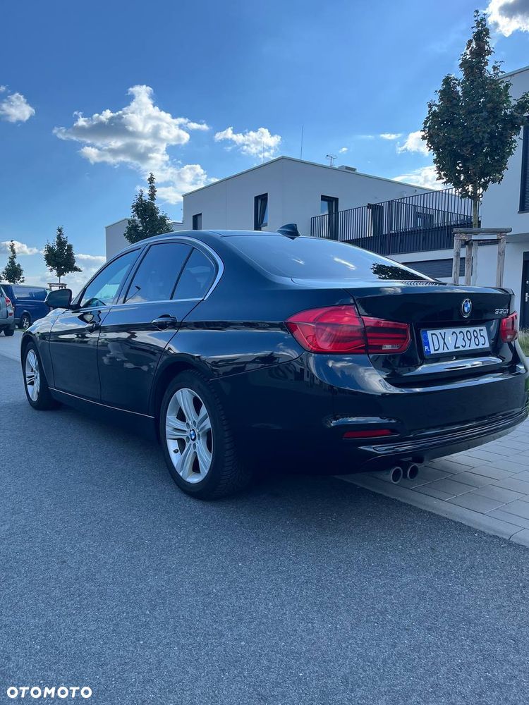 BMW Seria 3 330i Sport Line - 8