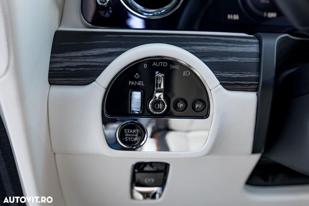 Rolls-Royce Spectre - 34