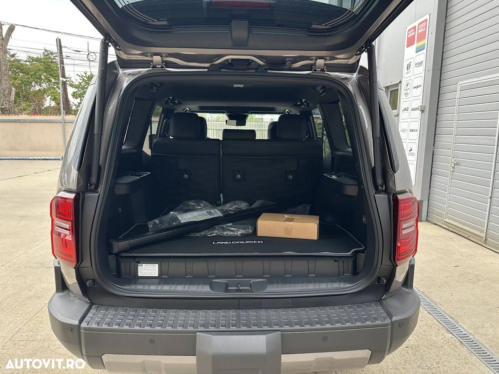 Toyota Land Cruiser 250 - 8