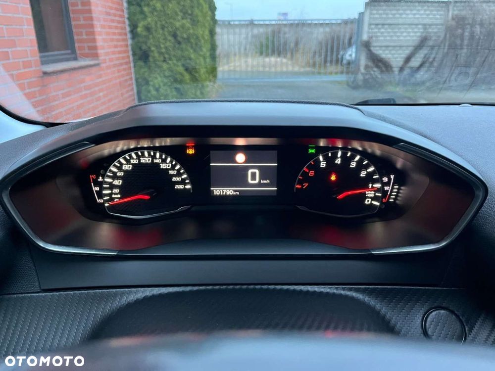 Peugeot 208 1.5 BlueHDi Signature S&S - 9