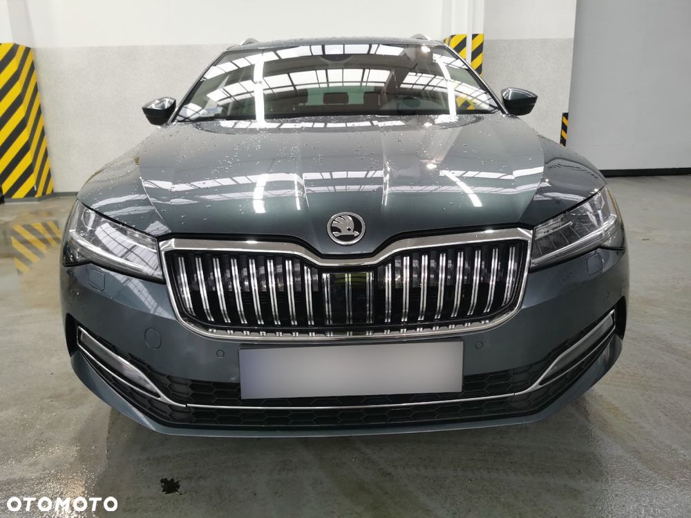 Skoda Superb 2.0 TDI SCR 4x4 Style DSG - 9