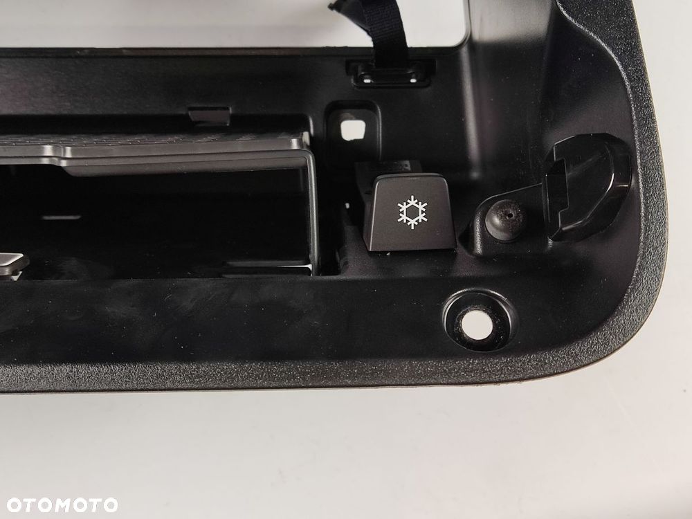 VOLVO XC40 17-21r Schowek - 6