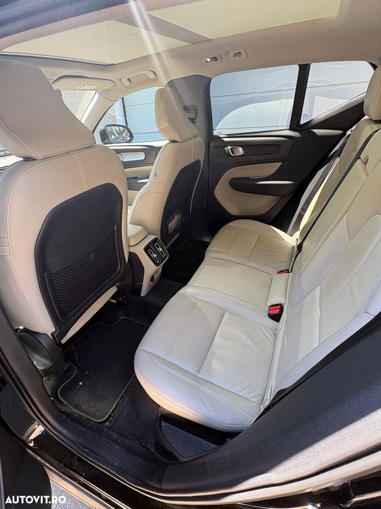 Volvo XC 40 T3 AT8 Momentum Pro - 11