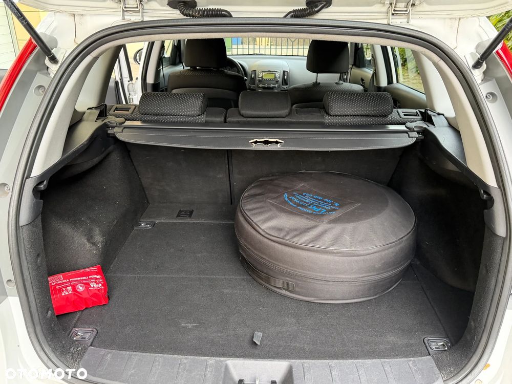Hyundai i30 1.4 Comfort World Cup - 10