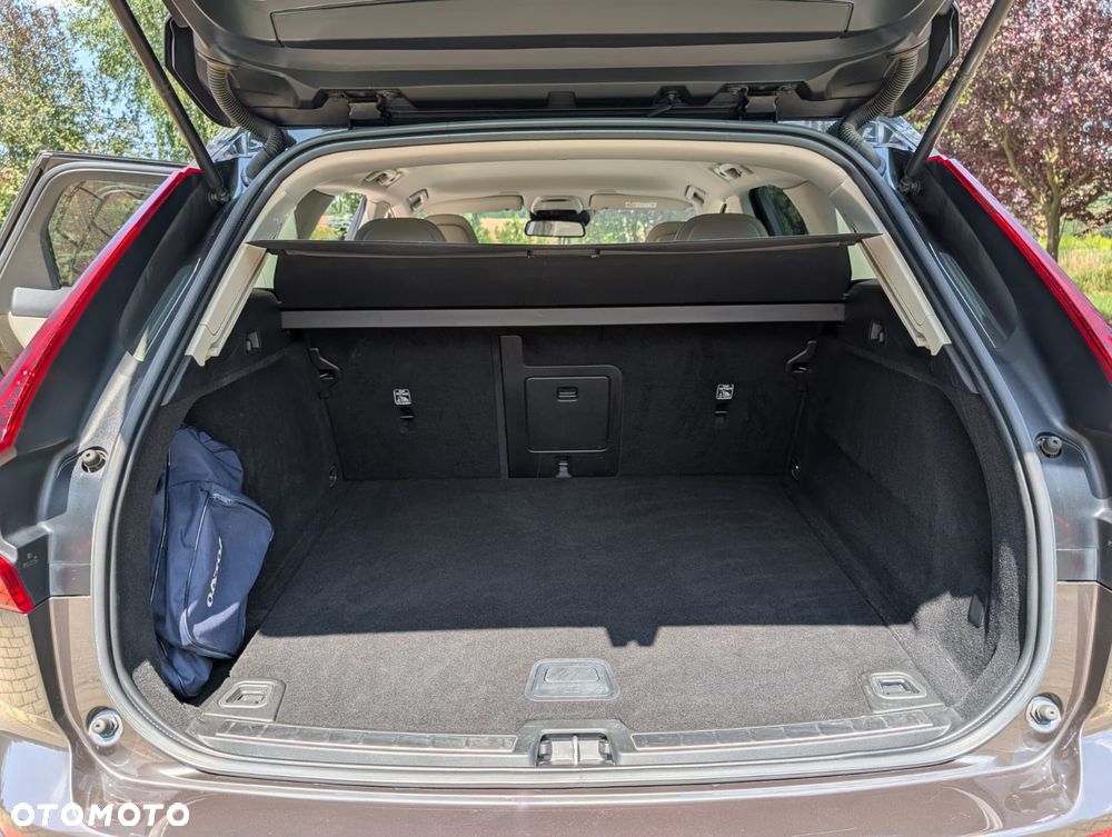 Volvo XC 60 T5 GPF AWD Momentum - 25