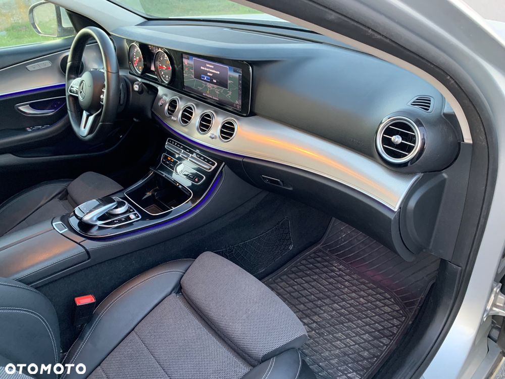 Mercedes-Benz Klasa E 220 d 4-Matic Avantgarde - 13