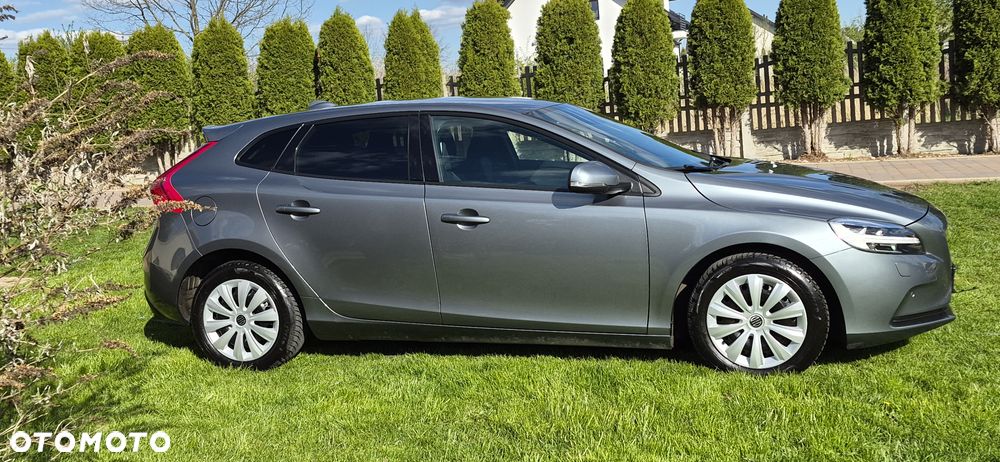 Volvo V40 T3 Momentum - 4