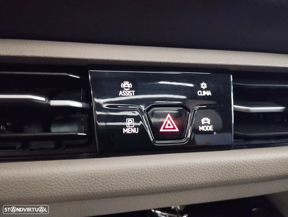 Volkswagen Multivan 1.5 TSI e-Hybrid Life DSG — fotografia 42