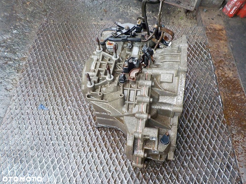 MITSUBISHI GRANDIS I SKRZYNIA BIEGÓW F4A4B2N4Z - 4