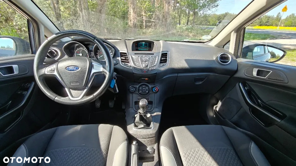 Ford Fiesta - 12