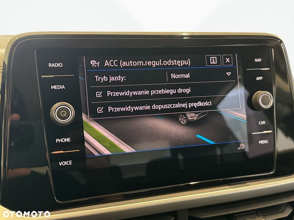 Volkswagen T-Roc - 31