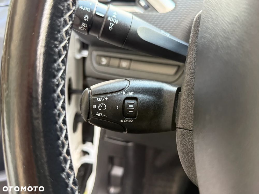 Peugeot 208 PureTech 110 Stop & Start EAT6 Allure - 16