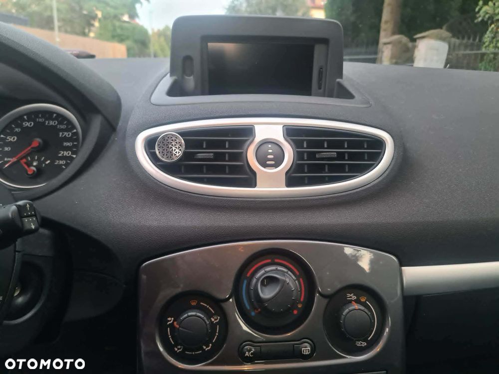 Renault Clio 1.2 16V 75 Collection - 4