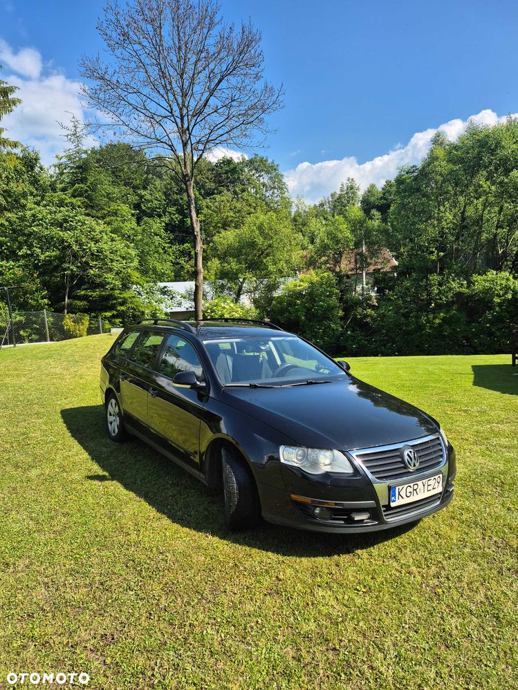 Volkswagen Passat - 1