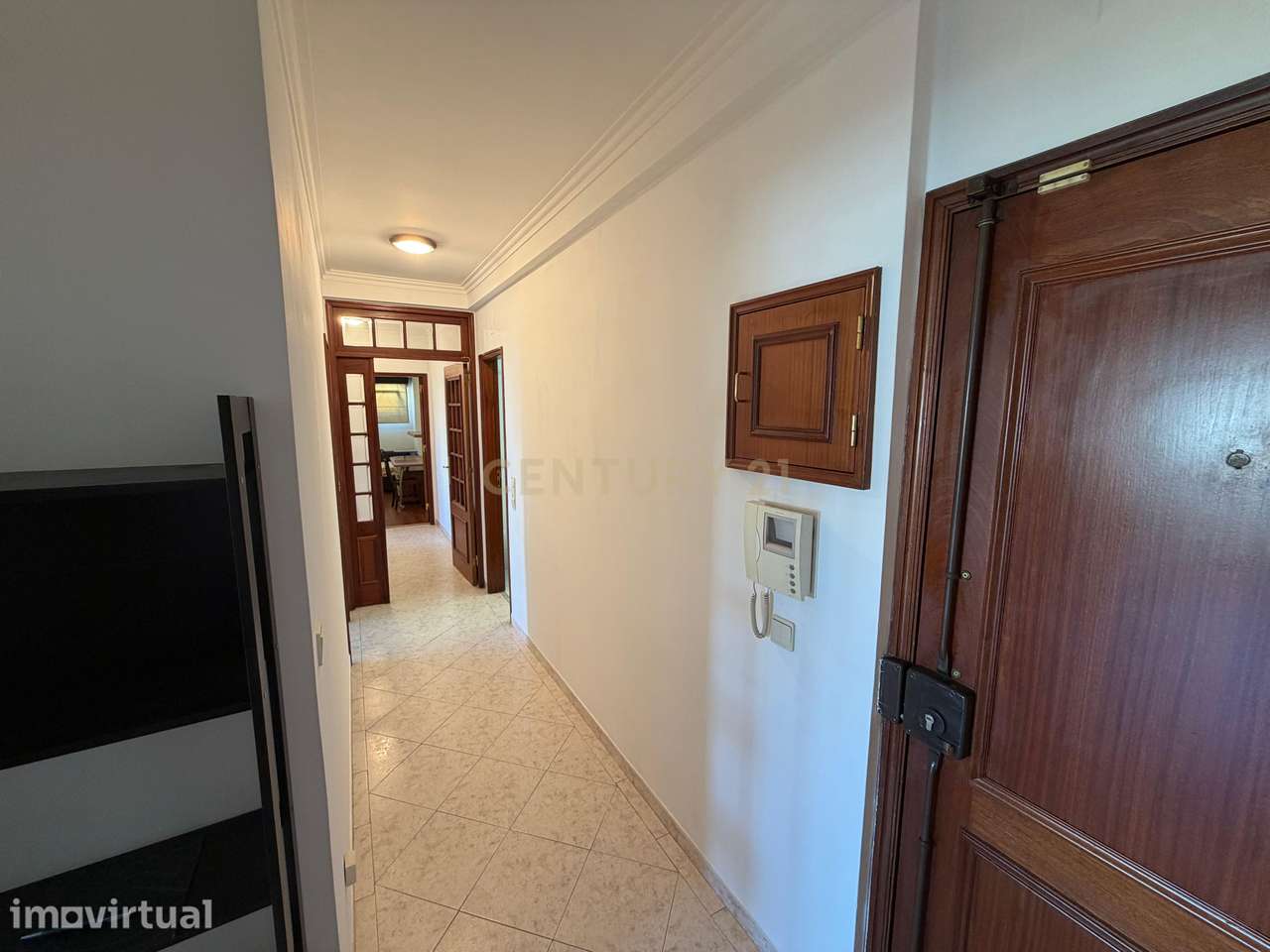 Apartamento T2 para Arrendamento | Excelente Localização e Ótima Expos - Grande imagem: 2/21