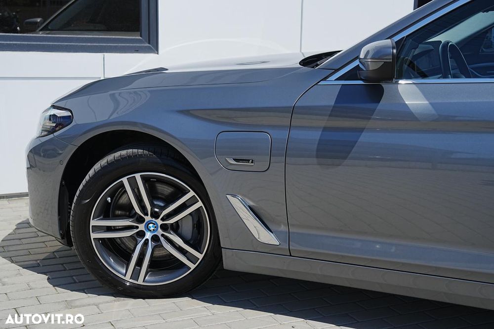 BMW Seria 5 530e xDrive AT PHEV - 24