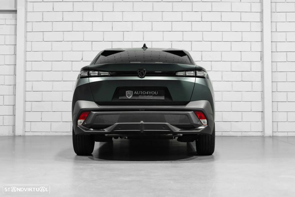 Peugeot 408 1.6 Hybrid Allure e-EAT8 — fotografia 30