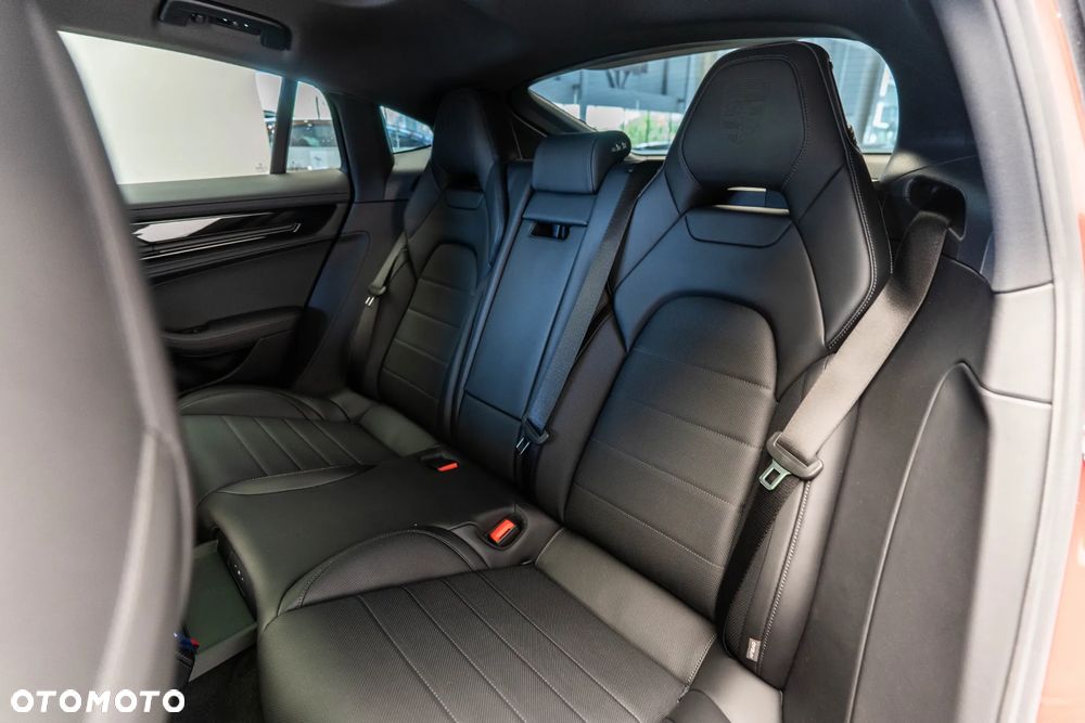Porsche Panamera 4 - 12
