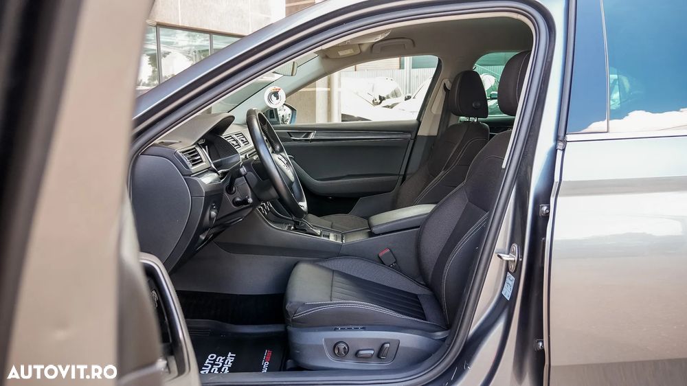 Skoda Superb 2.0 TDI DSG Style - 31