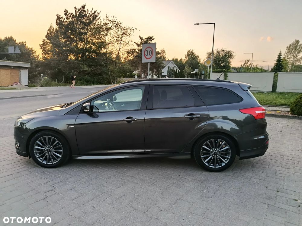 Ford Focus 1.5 EcoBoost STart-Stopp-System ST-LINE - 4