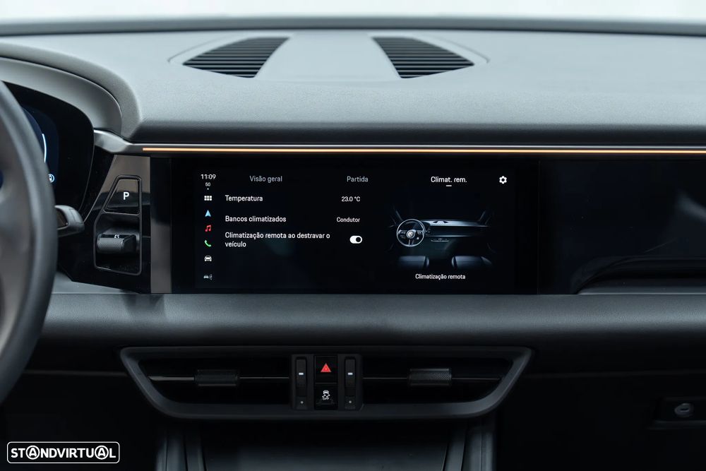 Porsche Macan Electric - 47