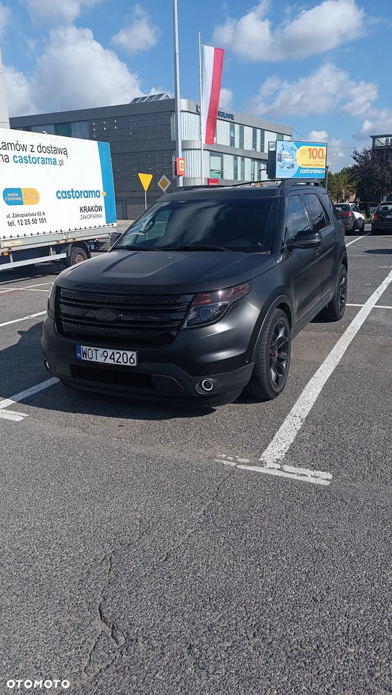 Ford Explorer 2011 photo 2
