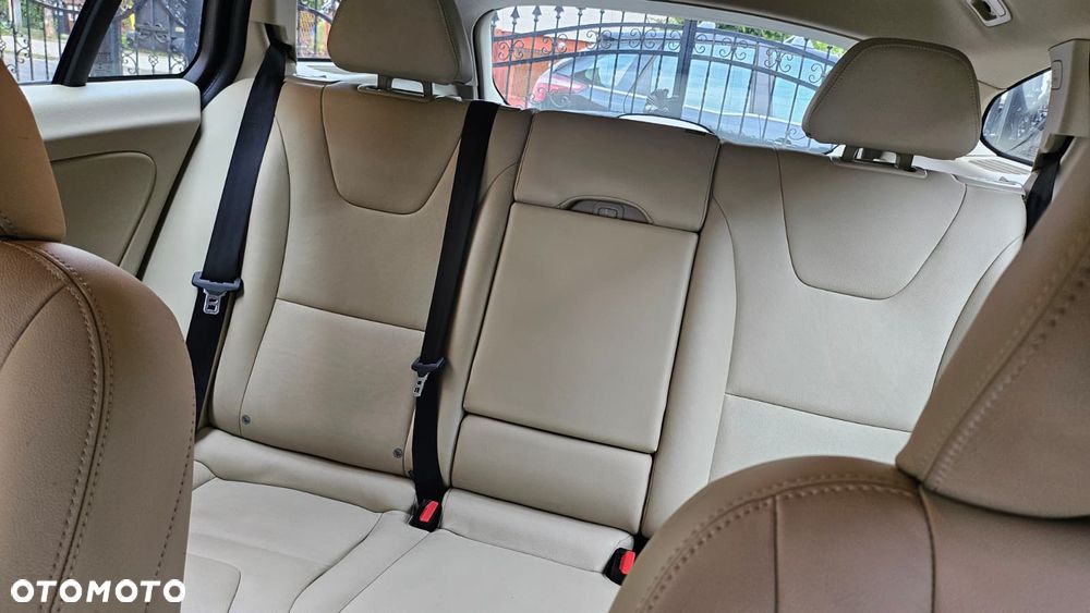 Volvo V60 Cross Country T5 AWD Summum - 13