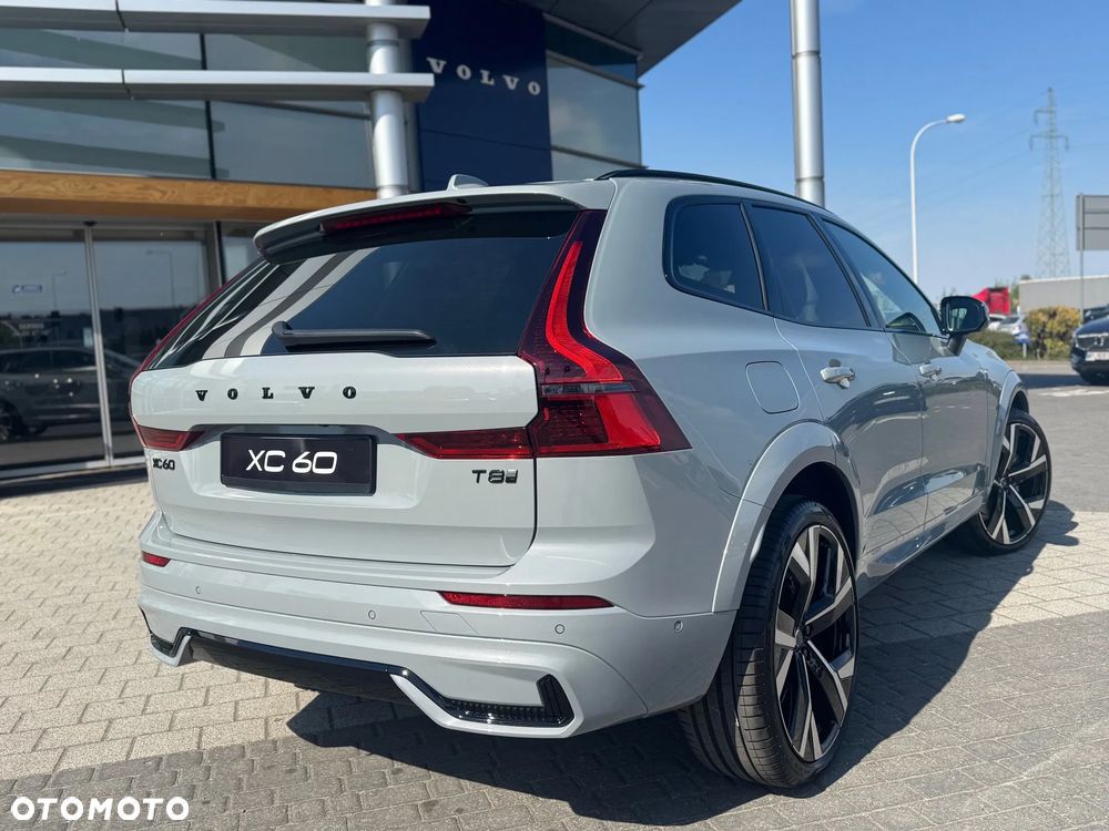 Volvo XC 60 T8 Plug-In Hybrid AWD Ultra Black Edition - 5