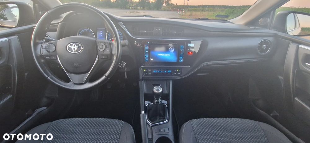 Toyota Corolla 1.6 Comfort - 12