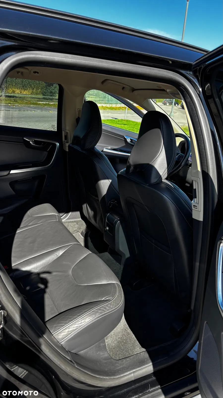 Volvo XC 60 D4 R-Design - 10