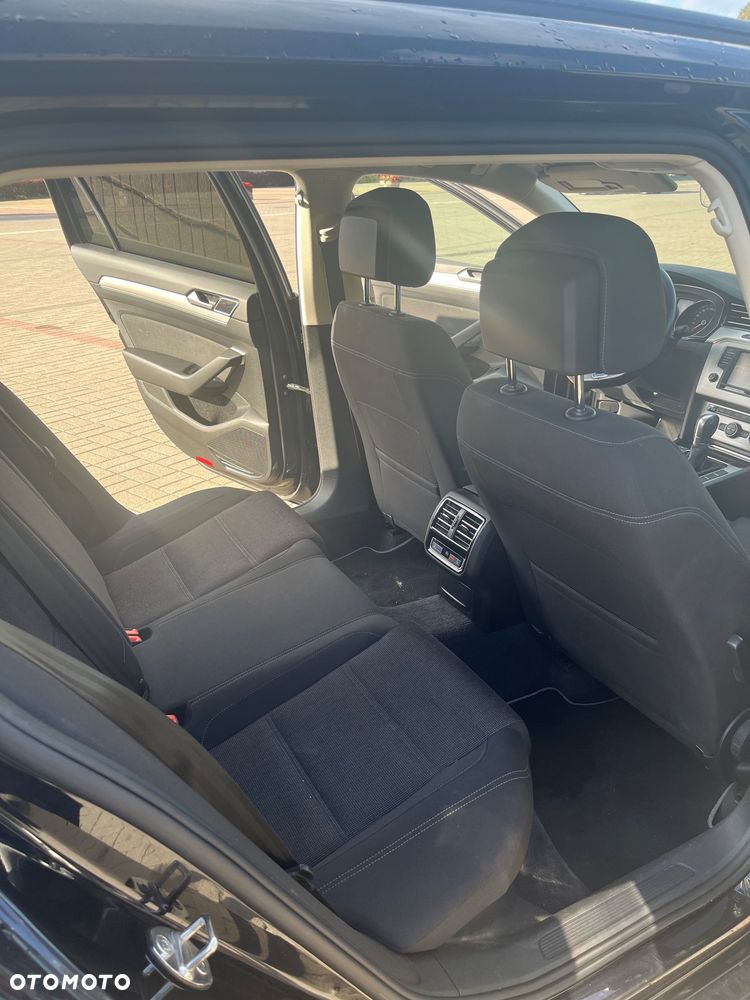Volkswagen Passat 2.0 TDI SCR DSG Comfortline - 16