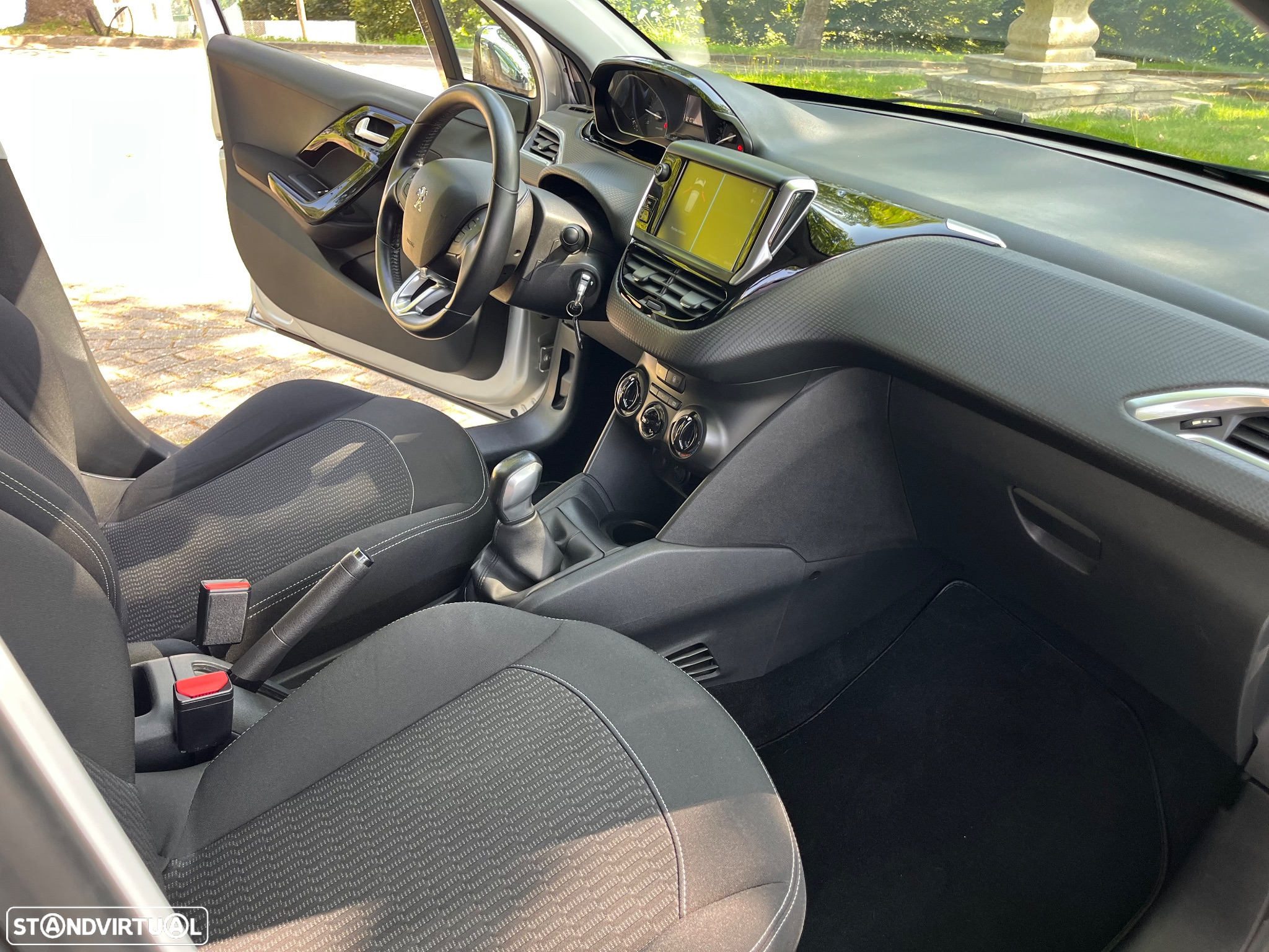 Peugeot 208 1.6 BlueHDi Style - 16
