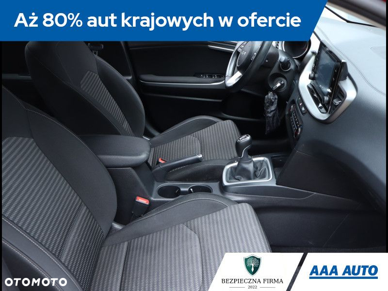 Kia Ceed - 10
