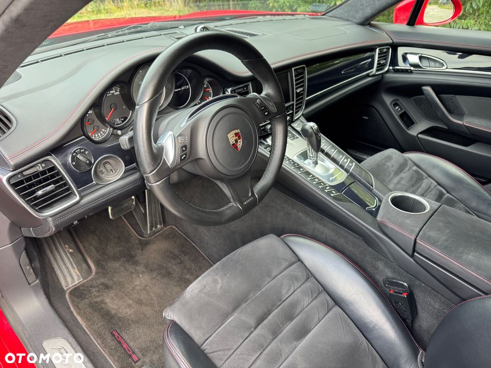 Porsche Panamera GTS - 13