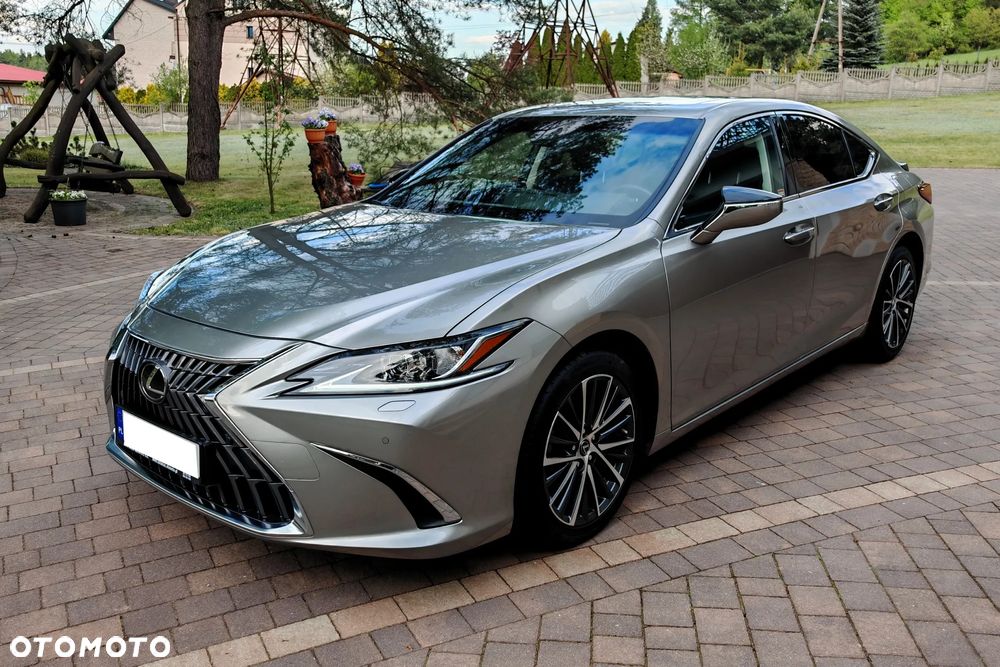 Lexus ES 300h Business Edition - 1