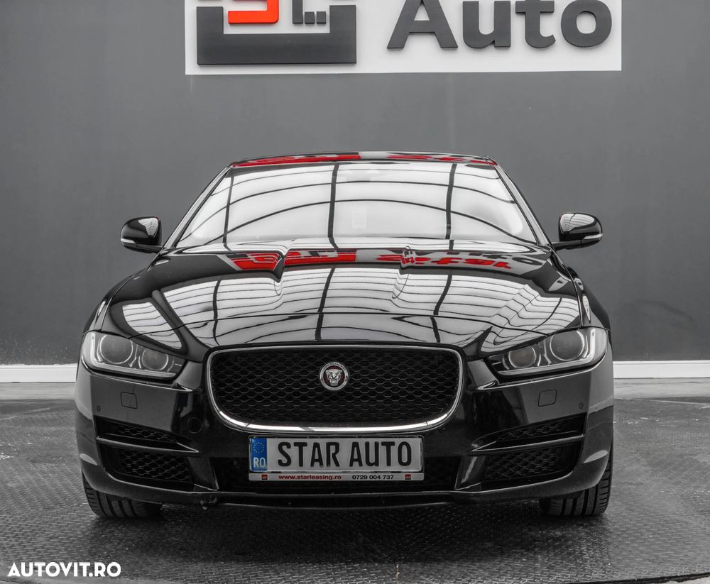 Jaguar XE 20t RWD Portfolio - 3