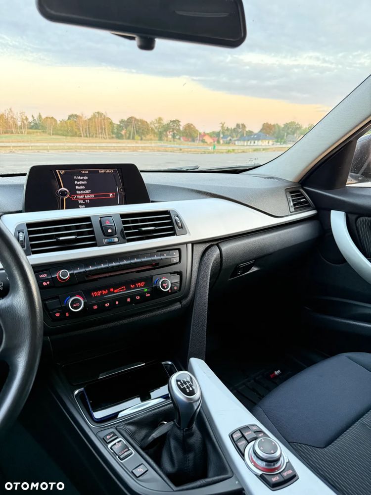 BMW Seria 3 320d - 9