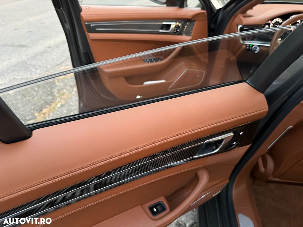 Porsche Panamera 4 E-Hybrid - 7